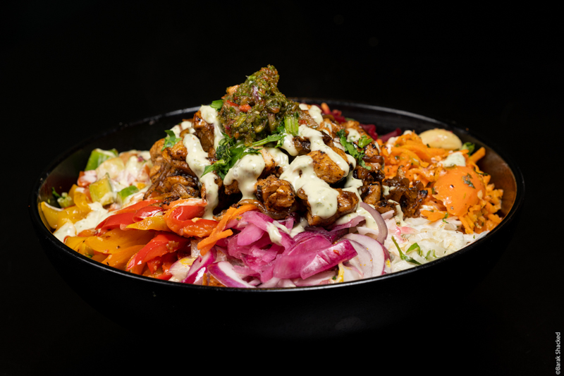 סלט חזה עוף / שניצל